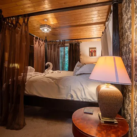 Argente - Still Rabbit - Hot Tub - Yorkshire * Selby