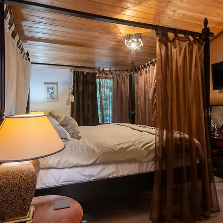 Argente - Still Rabbit - Hot Tub - Yorkshire *