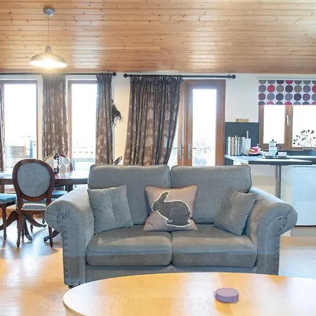 Willa Argente - Still Rabbit - Hot Tub - Yorkshire