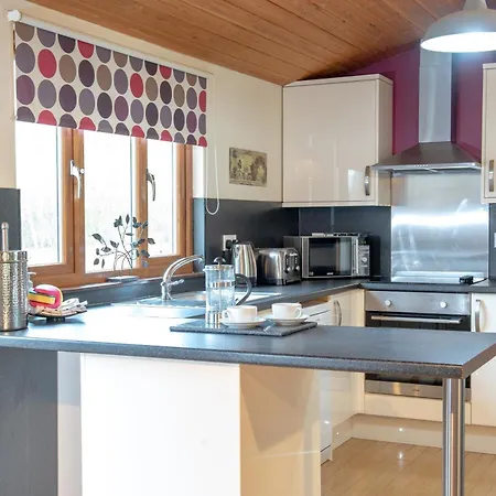 Willa Argente - Still Rabbit - Hot Tub - Yorkshire Selby